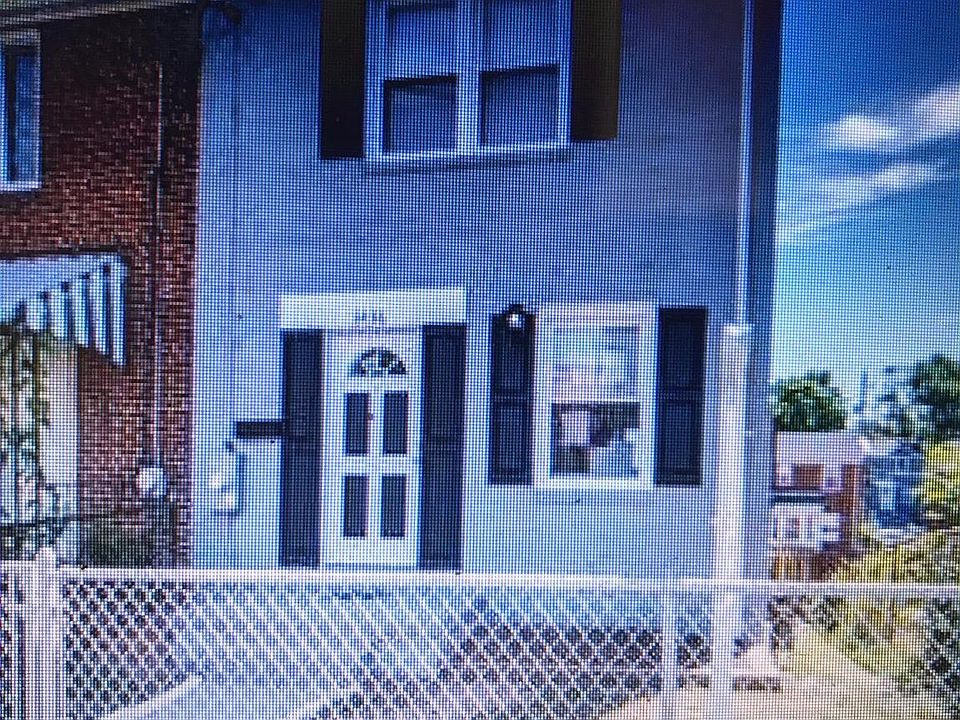 2nd image of 3436 23rd St SE