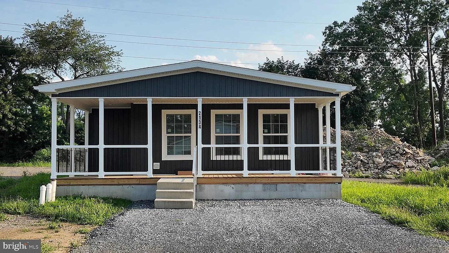 2134 Scull St photo 1