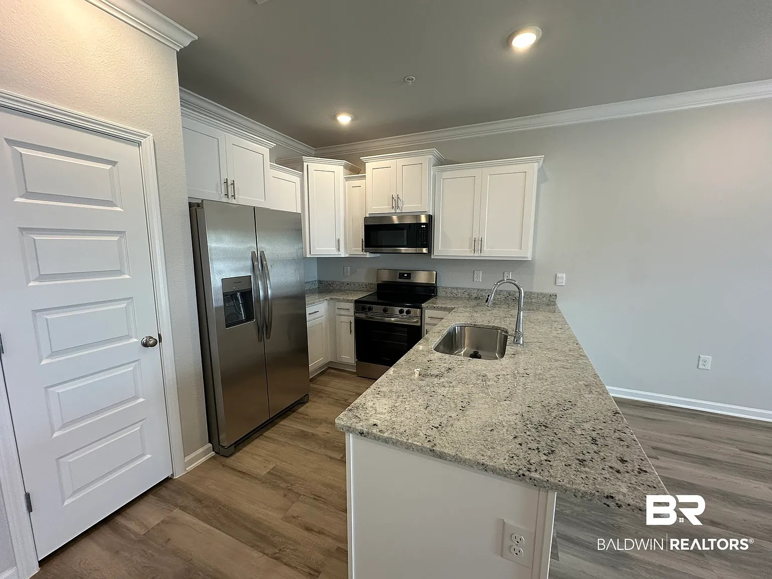 3 bed, 2.5 bath, 1437 sqft, $2,200 — Photo 3