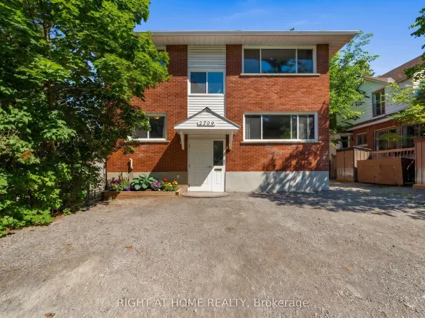 2709 Don St, Ottawa, ON K2B 6Y4