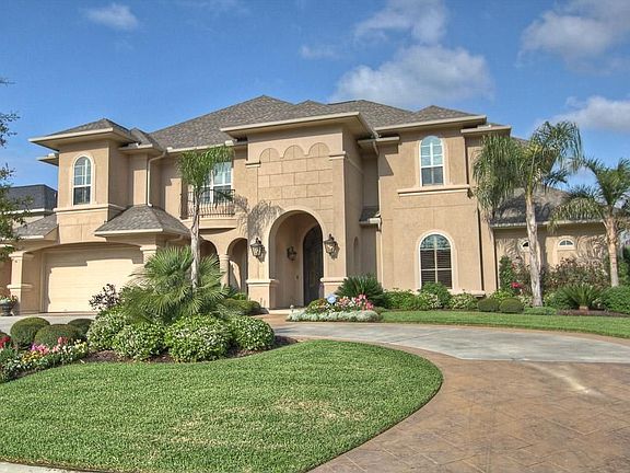 Welcome to 16610 Victoria Falls