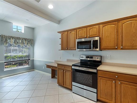4th image of 15001 Toscana Way
