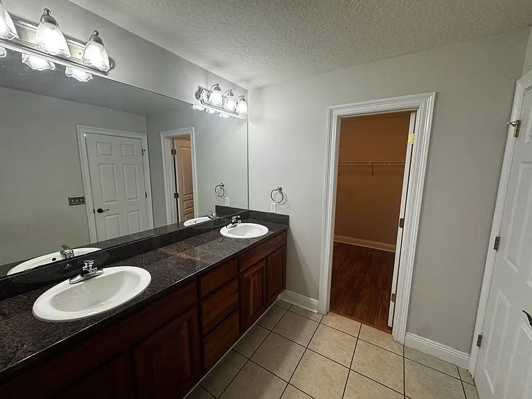 2096 Bella Breeze Ct — Photo 13