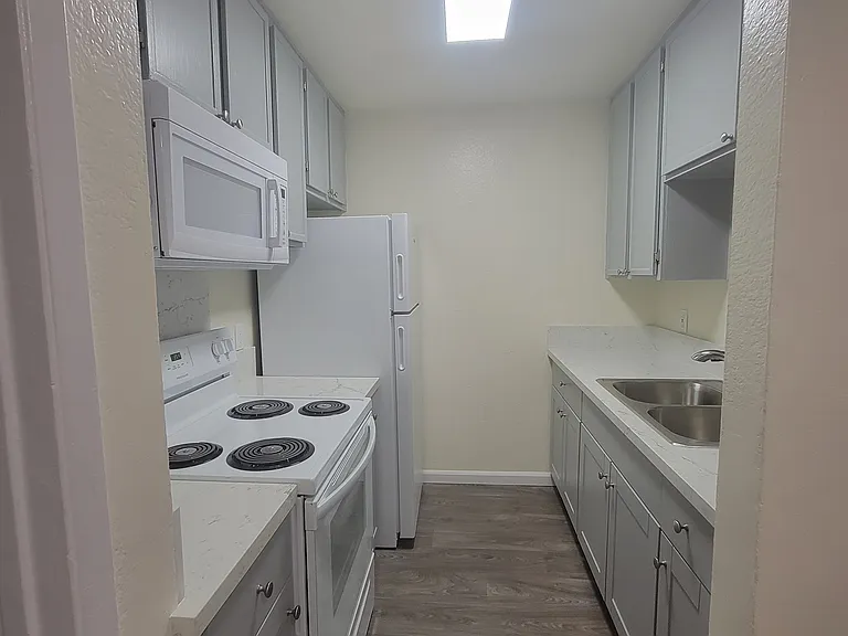4060 Marlborough Ave #3 — Photo 6