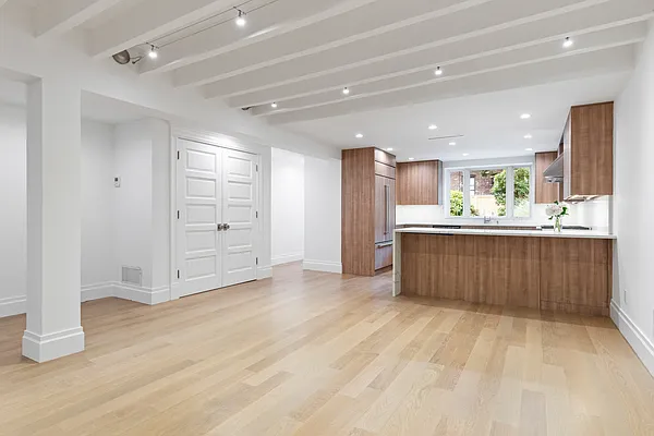 Rented by Compass | media 19