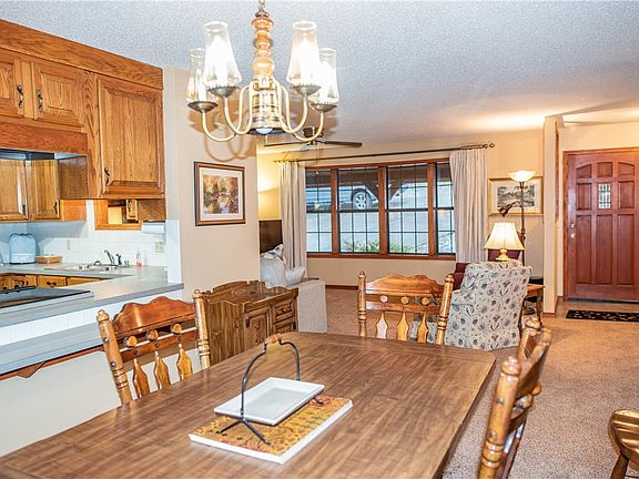 5th image of 28 Bosworth Cir