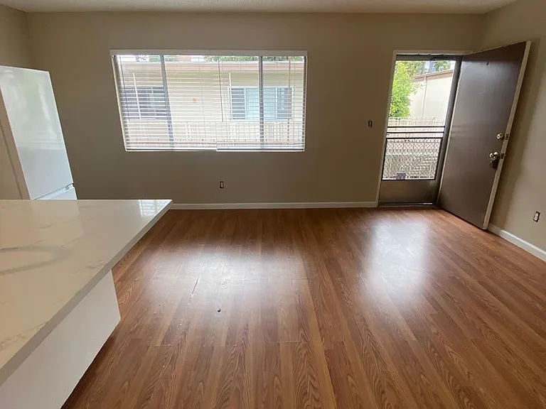 1765 Magnolia Ave — Photo 4