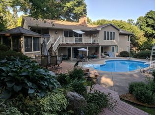 6916 Gleason Rd, Edina, MN 55439