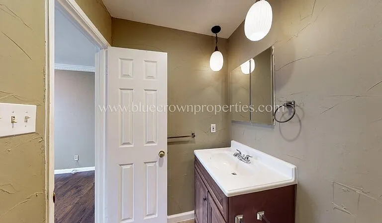 10239 Catalpa Rd — Photo 30
