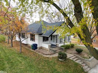 403 4th St, Manning, IA 51455