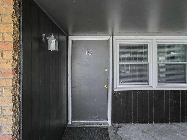 1130 S 31st St — Photo 13