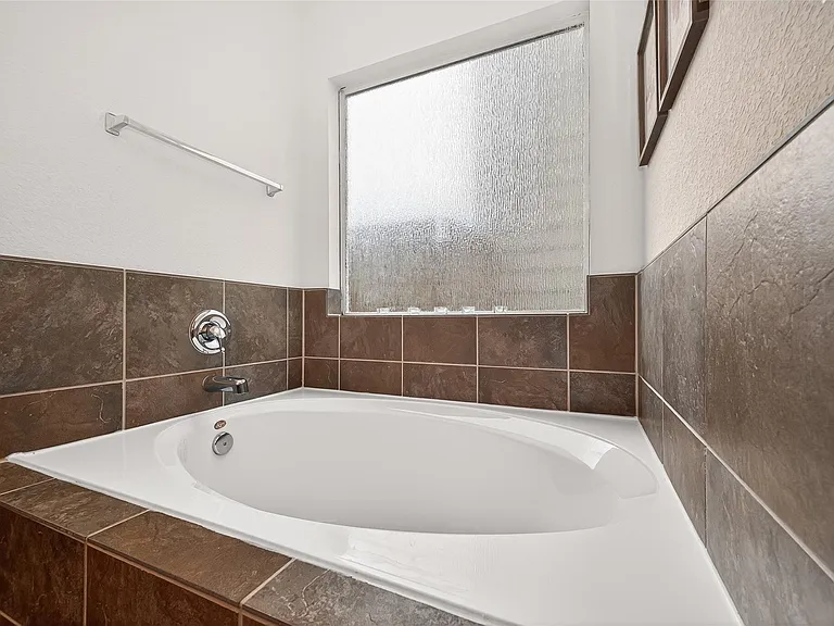 6503 Wilshire Fern — Photo 30