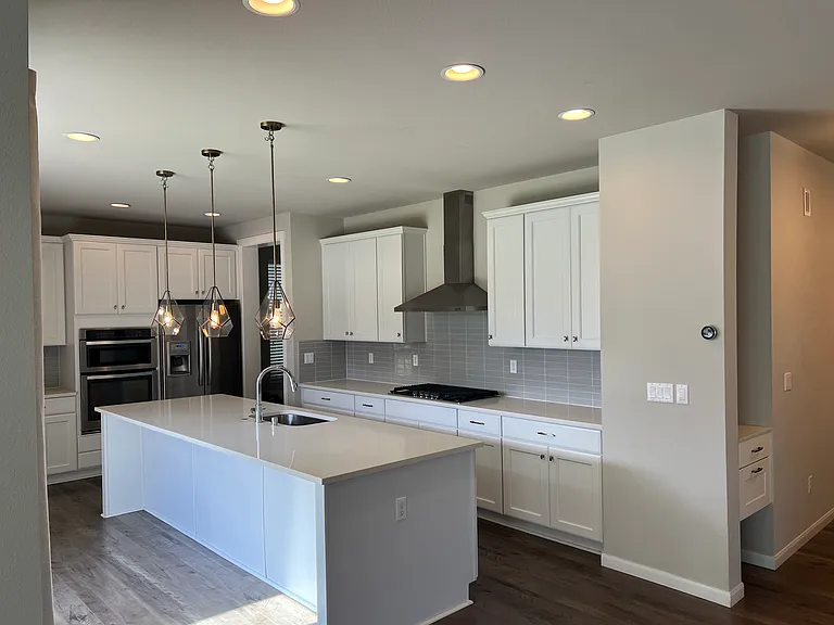 3852 Sentinel Dr — Photo 8