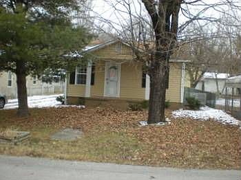 2nd image of 717 Baker St