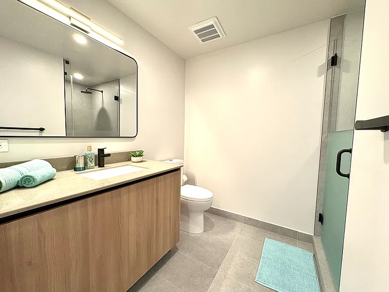 121 NE 5th St #1700 — Photo 14