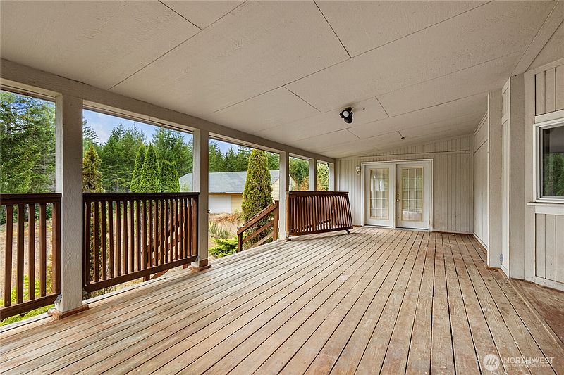 4th image of 910 NE Tahuya River Road