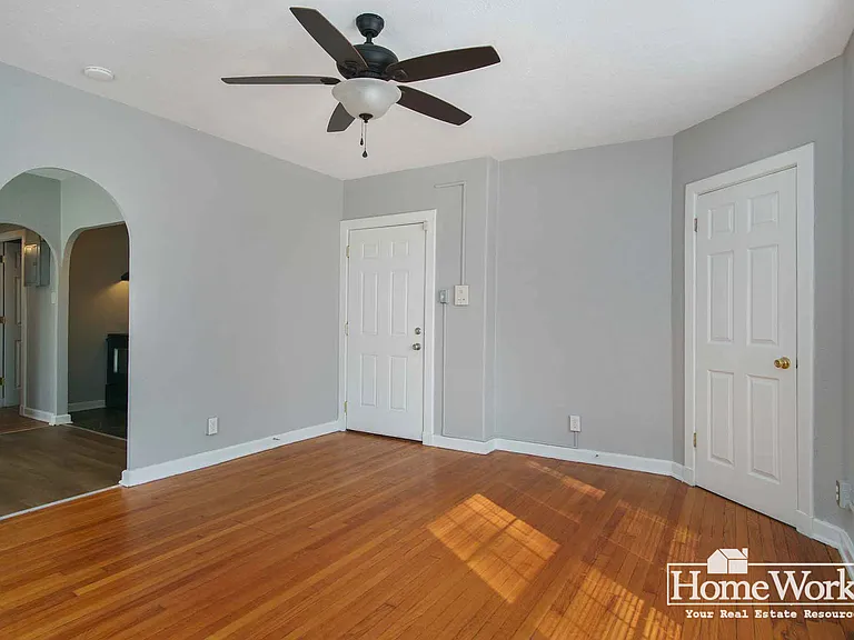 1 bed, 1.0 bath, 702 sqft, $899 — Photo 11