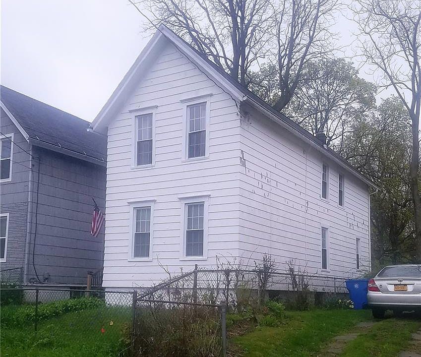 2nd image of 29 Magnolia St
