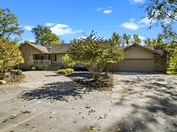 3280 W Sutton Rd, Lapeer, MI 48446