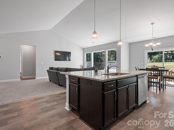 2nd image of 4903 Rio De Luna None