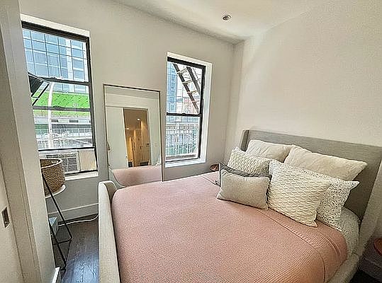 3rd image of 440 10th Ave APT 2FS