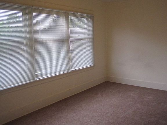 2nd image of 4559 5th Ave NE #3-C