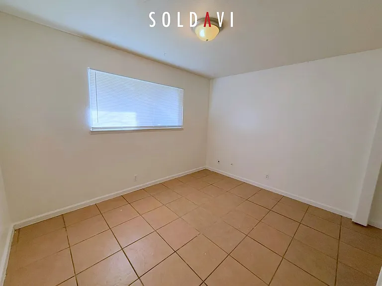 1976 Edwards Ave #1 — Photo 12