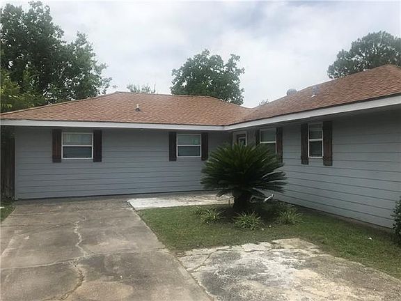 2nd image of 4866 Sandalwood St