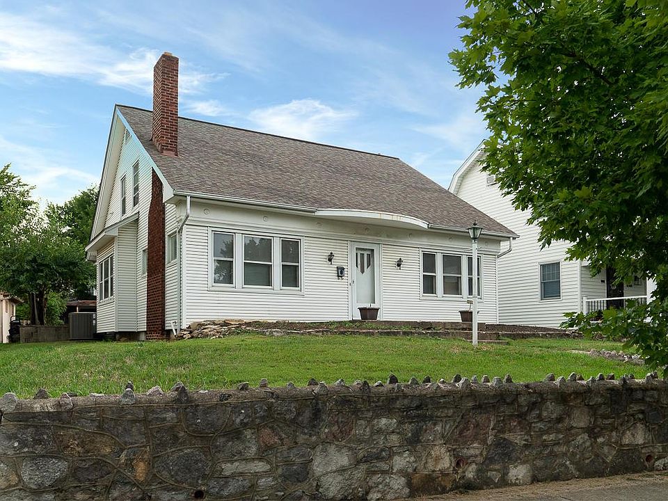 1st image of 1067 Virginia Ave