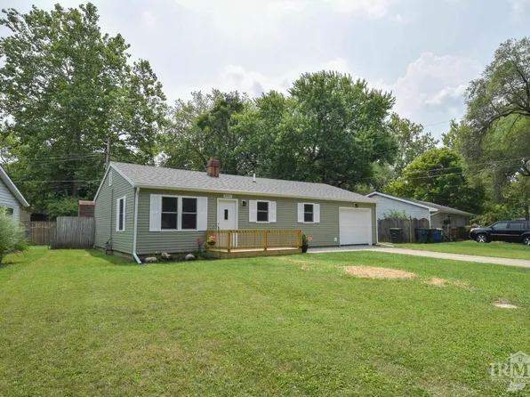2421 W Sheffield Dr, Muncie, IN 47304