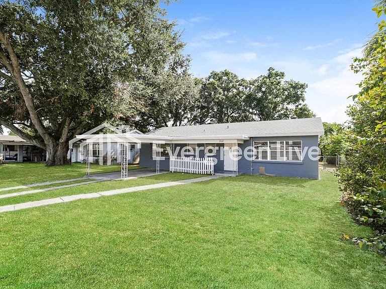 2307 Freemason St — Photo 2