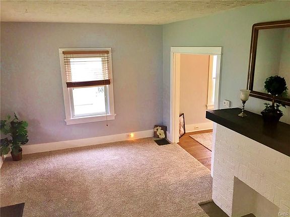 4th image of 3050 Mesmer Ave