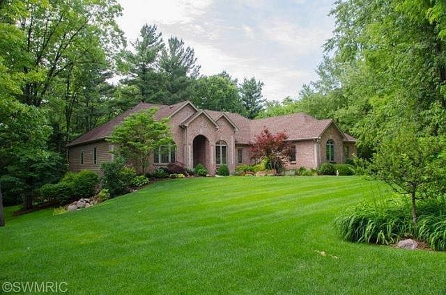 1st image of 33097 Lake Forest Ct