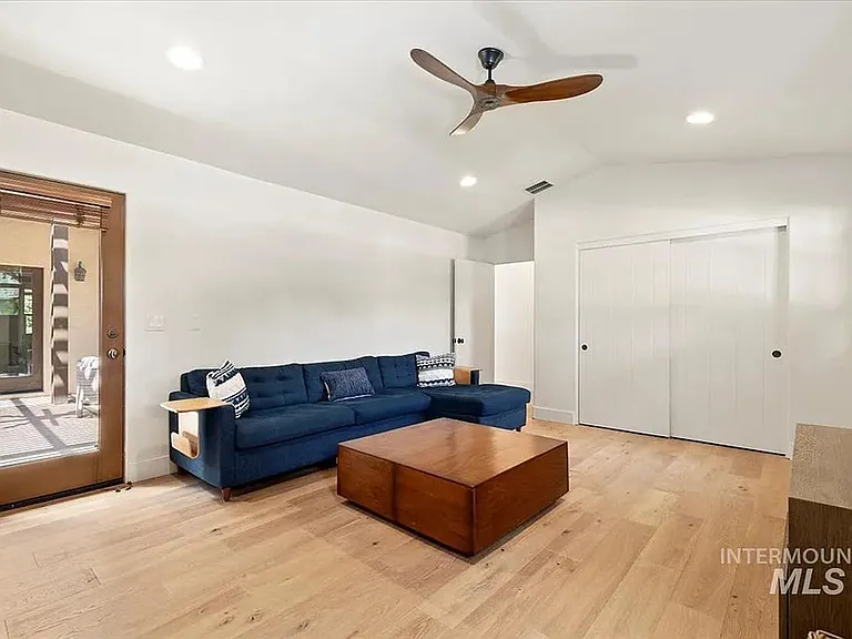 966 W Watersford Dr — Photo 27