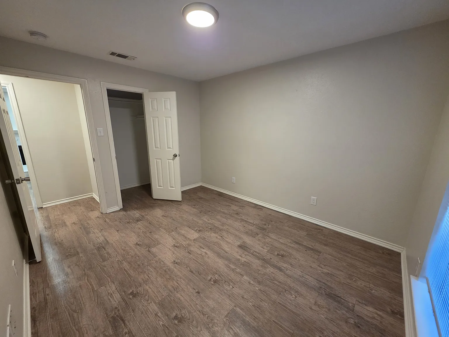 3 bed, 1513 sqft, $2,182 — Photo 3