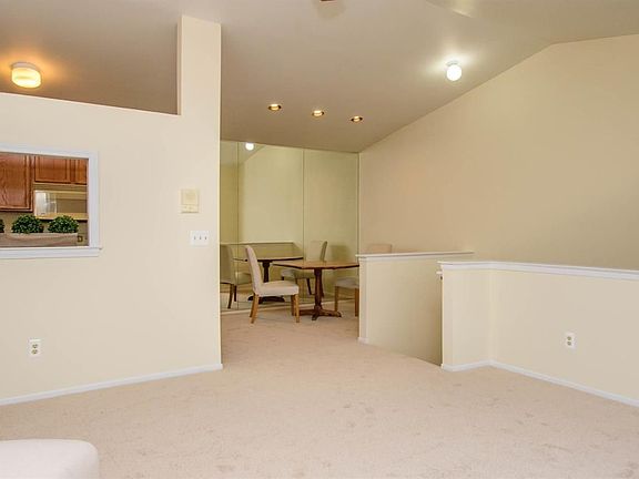 3rd image of 3039 Forest Creek Ct