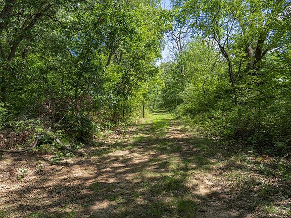 4th image of W2576 Colleen Dr