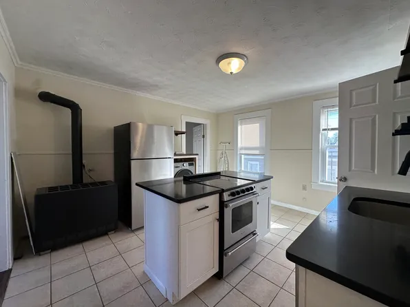148 Bradford St APT 6, Bristol, RI 02809