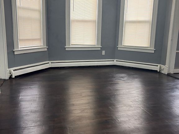 4th image of 34 Lenox St Unit 2