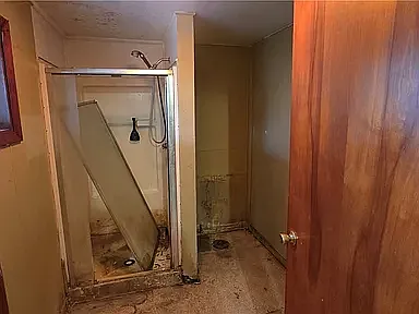 304 Gilbert St — Photo 7