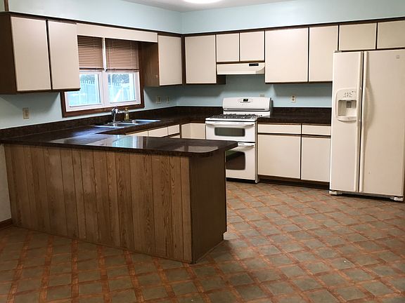 4th image of 2208 Wild Oak Cres