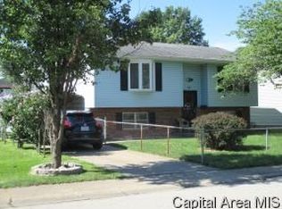 14 Saint Marys Ct, Springfield, IL 62702