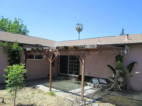 2nd image of 6854 Siesta Ct