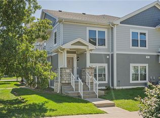 11701 S Roundtree St APT 201, Olathe, KS 66061