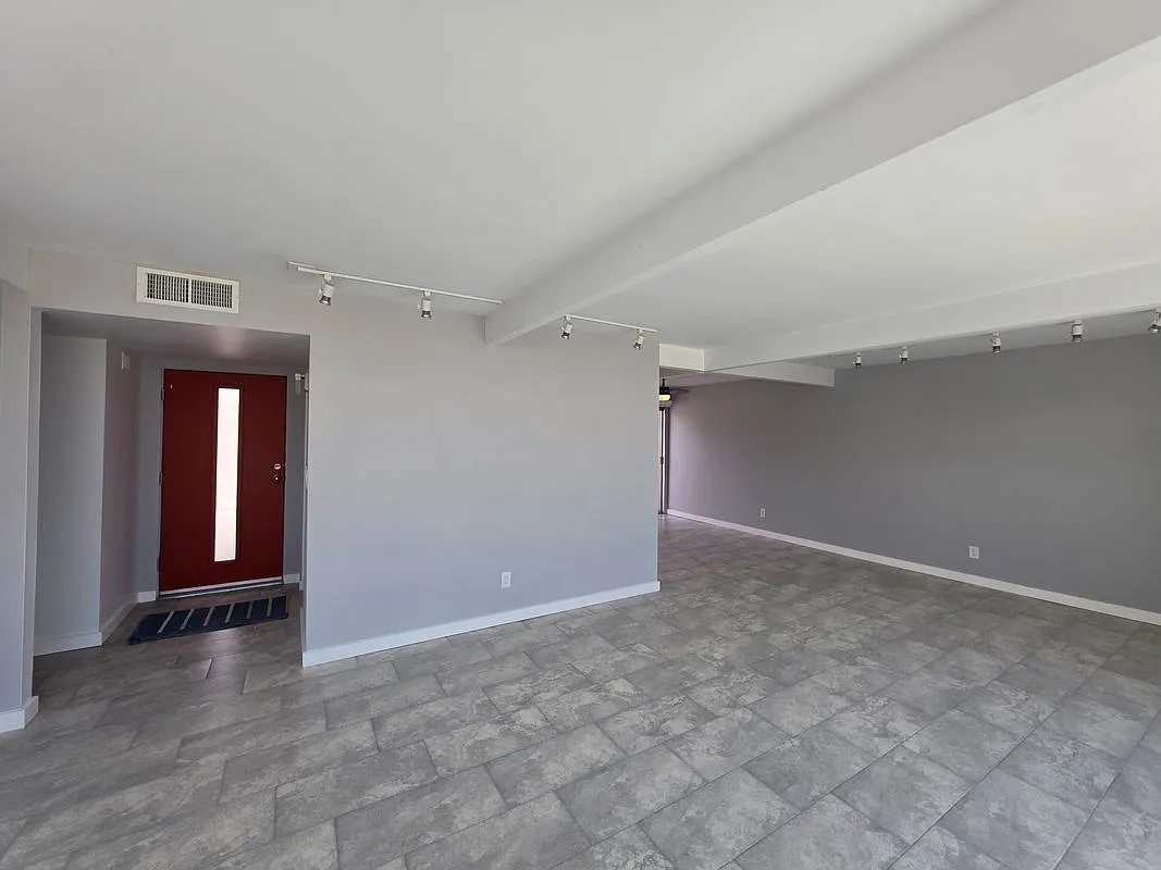 2 bed, 2.0 bath, 1236 sqft, $3,300 — Photo 3