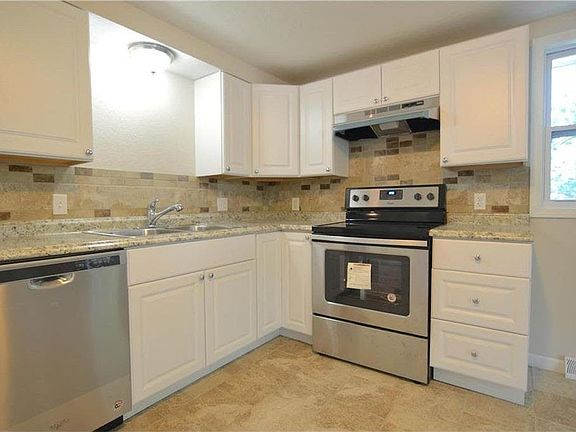 3rd image of 512 NW 71st St