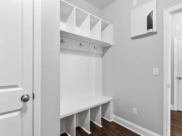8756 Glenoak Trl — Photo 6