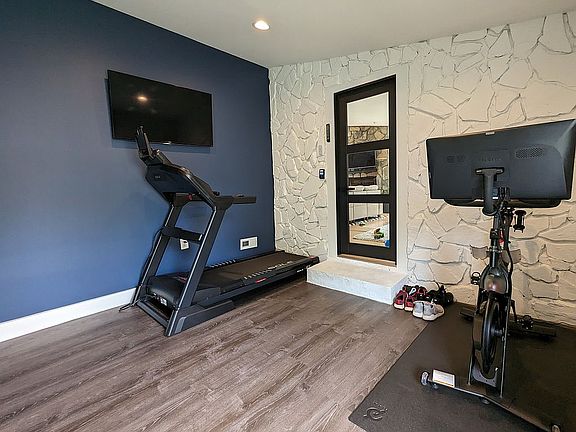 3rd image of 4010 Javins Dr