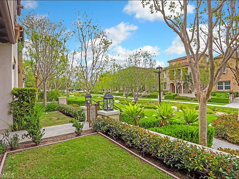 21 Rincon Way — Photo 2