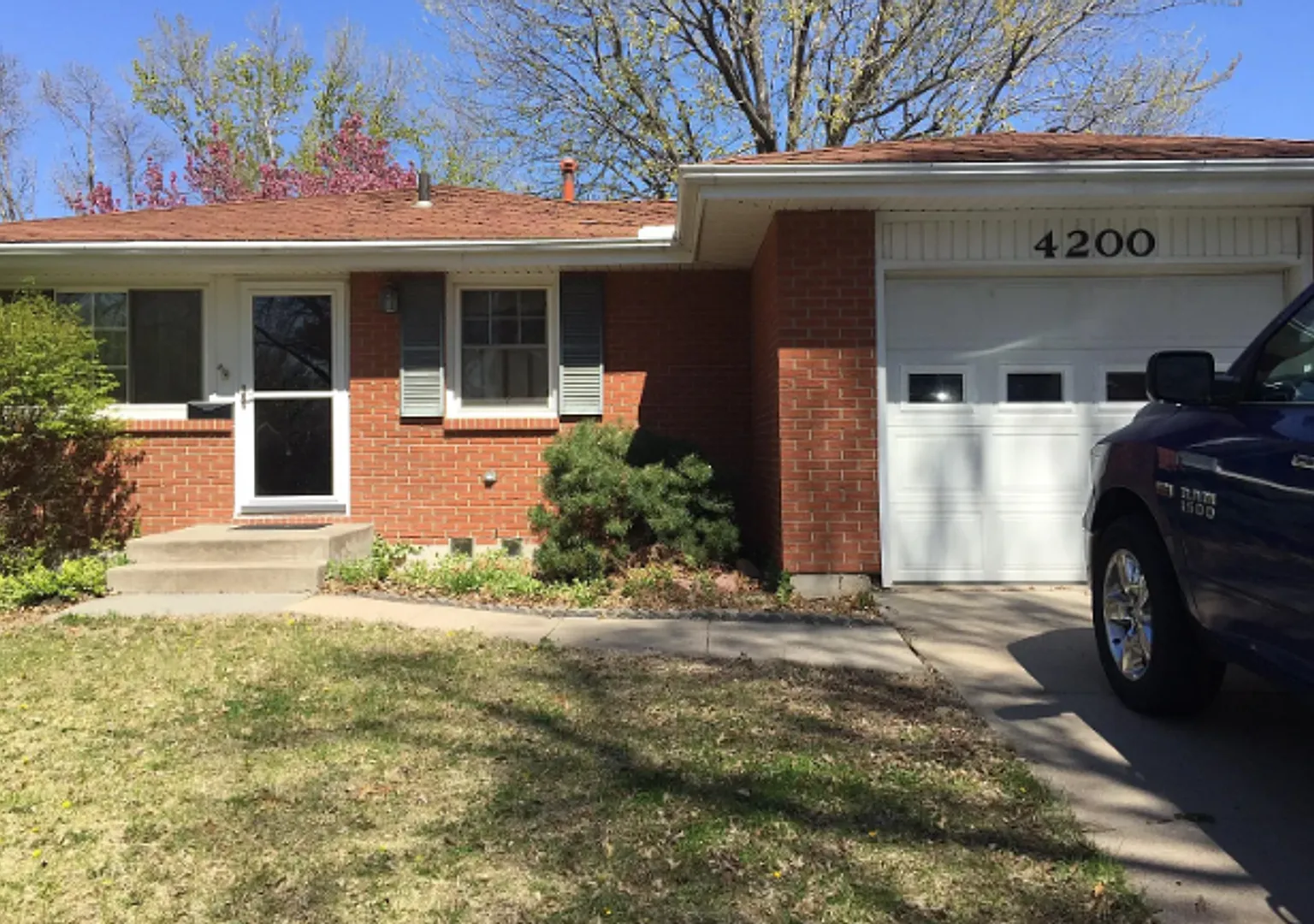 Lincoln Home for Rent — Photo 1